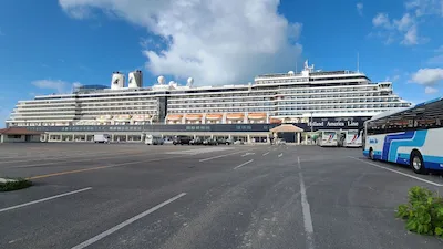 Cruise ship MO